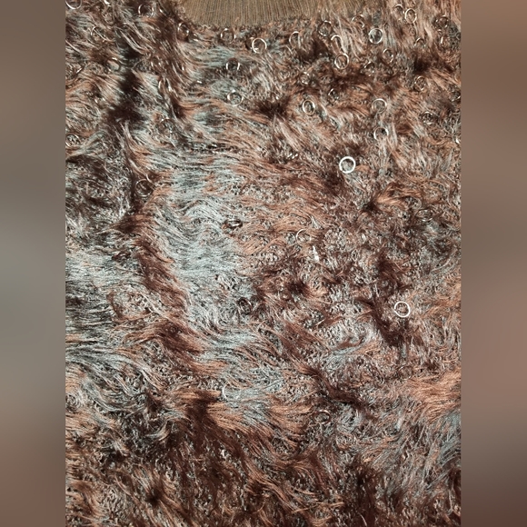 NWT GORGEOUS BCBG FUZZY FURY GROMET DETAILED PLAIN BACK SWEATER - Picture 3 of 13